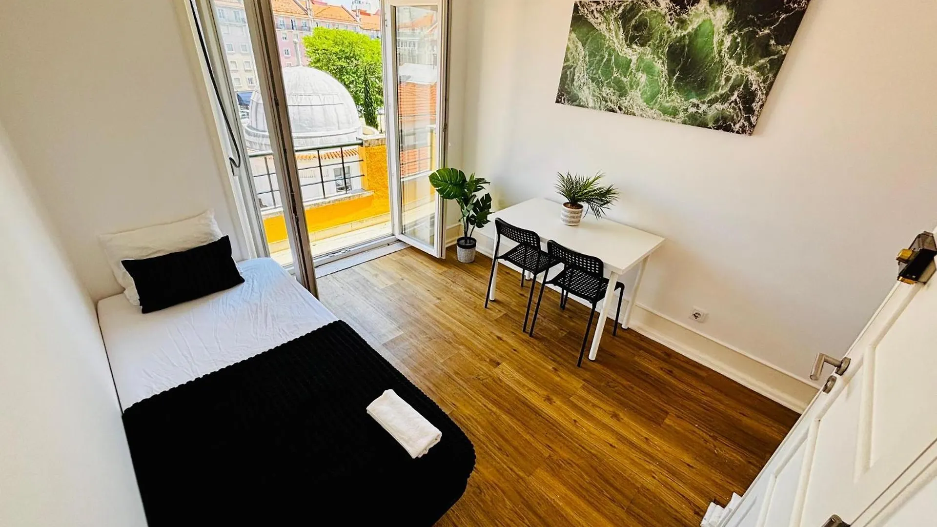 Luxury Top Rooms Lisbon Central Location Hostel